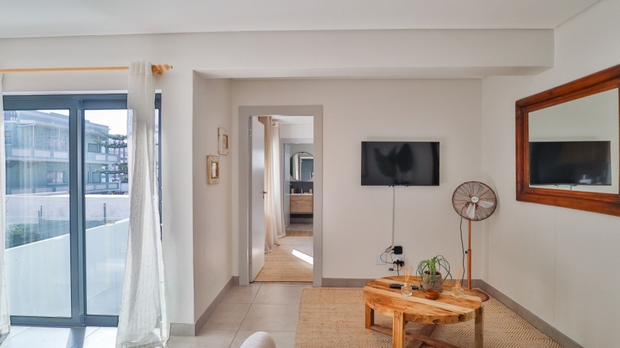 1 Bedroom Property for Sale in Sea Point Western Cape
